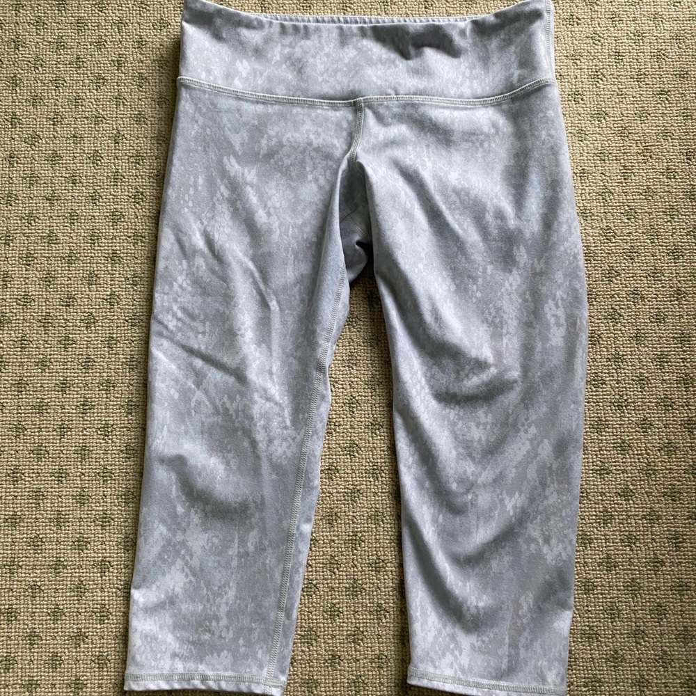 Alo Knee length leggings